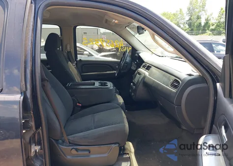 2007 Chevrolet Suburban 1500 Ls z USA, uszkodzony, nr VIN 1GNFK16317J228242